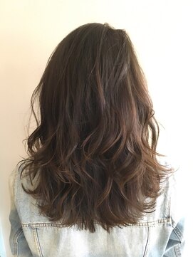 ロンド 銀座(Lond) 黒髪でも柔らかウェーブ　担当川瀬賢翁