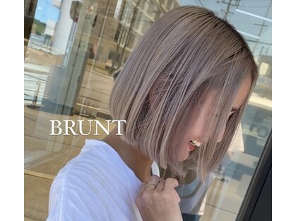 ブラント(BRUNT)の写真