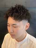 ツーブロック　アップバング　束感ショート