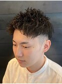 ツーブロック アップバング 束感ショート