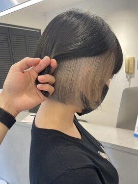 ルーブ トウキョウ(Loob. TOKYO) インナーカラーピンクベージュ前髪デザインカラー黒髪シルバー