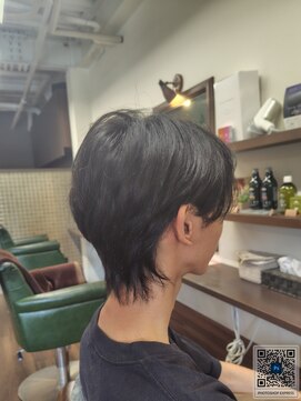 ミーツ meets+ センターパートウルフスタイル