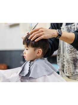 【近鉄伏見駅 徒歩2分】小さなお子様や親子でのご来店大歓迎♪DVD鑑賞可☆《高校生以下カット\2750》