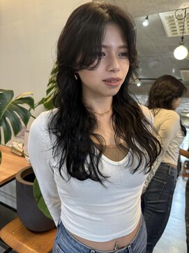 ナループロアボタン(Nalu pu loa BOTAN) ウェーブヘア/ 海外風レイヤーカット/バタフライレイヤーカット