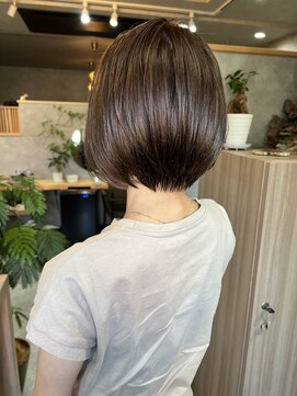 ウル(ulu.) 大人可愛い♪ショートボブ×アッシュベージュカラー