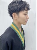 「色気×清潔感」大人ツーブロック・強めスパイラルパーマ