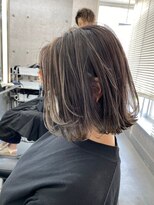 イキ 表参道(iki omotesando)&nbsp;モード/無造作ウェーブ/大人ガーリー[表参道駅]