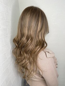 ユートピア(U topia) #大人ヘア　#ミルクティー　#ハイトーン