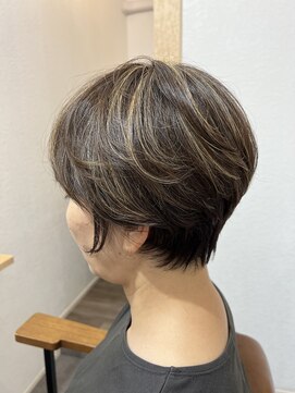 デイトゥデイトゥルーカラーズ(DAY TO DAY true colors) くびれショート×ハイライト