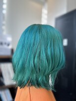 ザ カラー ラボ(THE COLOR LABO)&nbsp;顔まわりレイヤー　韓国ボブ　ターコイズ　ケアブリーチ