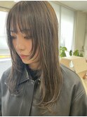 顔周りレイヤー暗髪オリーブ