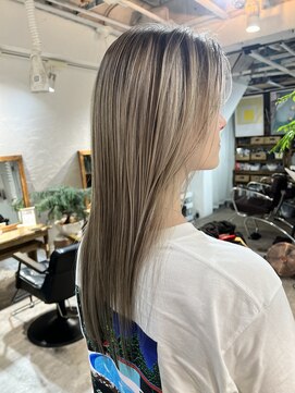 ロア インターナショナル 新宿店(LoA International) 【LoA】バレイヤージュホワイトクリームハイライトローライト