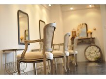 リリー(Rilie)の雰囲気（アンティーク調の店内でゆったりお過ごしいただけます◎）