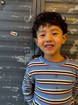 シークス(SYKTH.) 【Kids】外国人風パーマスタイル