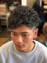 ヘアー クリエイト 縁(Hair Create en)&nbsp;ウェービーアップバング　メンズショートスタイル
