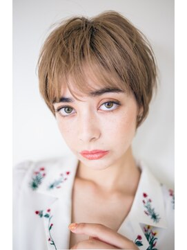 ピズム(PISM) ジェンダーレスイメチェンショート/フォギーベージュ