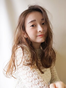 ナンバー ジルバ 立川(N° jillva) 韓国大人レイヤーブロンドベージュアッシュ波巻きウェーブ立川