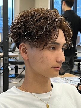 エルマーク 梅田(L-MARK) メッシュハイライトスパイラルパーマツイストパーマツーブロック