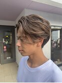 外国人風ハイライトセンターパート
