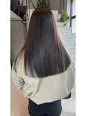 グレージュ×ストレートロング