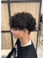 メンズギフト(men's GIFT)&nbsp;刈り上げツーブロック波巻きスパイラルパーマメンズマッシュ