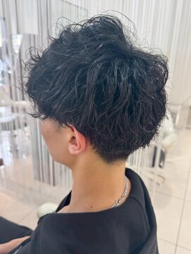 トゥルートラスト オムオム 甲府和戸(True Trust HOMME HOMME) メンズ おしゃれな大人のパーマスタイル ツイストスパイラル