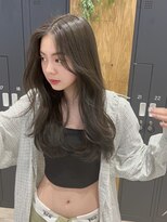 ビューシンサイバシ(VIEW SHINSAIBASHI)&nbsp;大人可愛い顔まわりレイヤーカットオリーブ20代30代