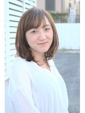 カロン(CA-LON) 【伸ばしかけOK】毛先のクセを生かしたミディアムスタイル