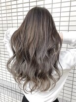 クラルス バイ アルティナ 溝の口店(Clarus by artina)&nbsp;バレイヤージュ×シルバーグレージュ【Clarus溝の口】