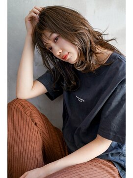 ギークス(GEEKS) 【GEEKS渋谷】シアーベージュ/大人かわいい/エアリーミディ/小顔