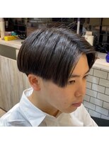 グルーマーズトウキョウ(GROOMER/S TOKYO)&nbsp;韓国風センターパート　トランクスヘア