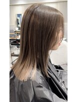 フィーネ 横浜(Fi -Ne) 切りっぱなし×パールベージュ