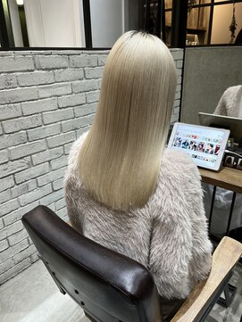 フェリア 渋谷(Feria) 艶々ハイトーン"oggiotto"酸熱トリートメント【髪質改善】