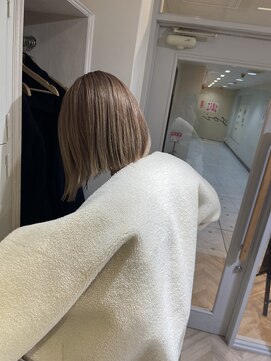 ニール(Neale.) 20代ミルキーベージュ