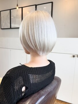 ルッツ(Lutz. hair design) 【髪質改善ブリーチ】ホワイトブロンド【千代田彩夏】8/3