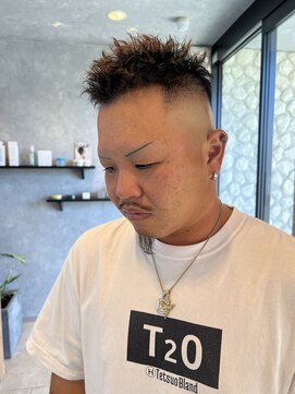 ヴェロ 福井(VeRO) ゆる仏陀 × スキンフェード