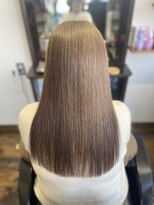 美容室 夢先案内&nbsp;つるん艶々メテオストレートで魅了