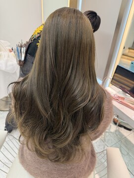 ロンドルピナス 小倉(Lond Lupinus) ミディアムレイヤーカット/似合わせカット/大人ガーリー/20代