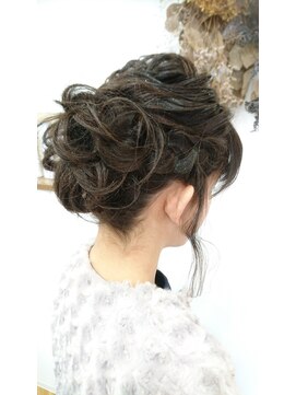 ヘアーリードトワモア(HAIR LEAD TOI MOI) アップスタイル