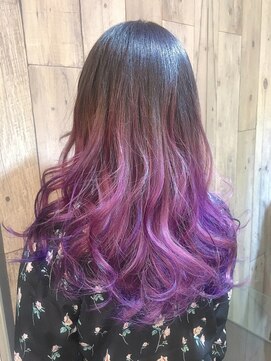 トムキャット(TOM CAT) ブリーチカラーグラデーション暗髪グレージュとピンクとパープル