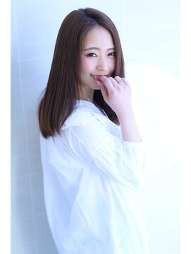 オーロ 宝塚店(ORO) ネイビーカラーの大人かわいいブランジュ小顔くびれセミディ