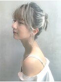 簡単アレンジ_ウェーブパーマフォギーベージュ耳かけ_96827