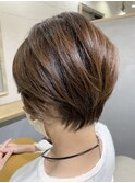 大人女性スタイル　ショートレイヤー　イノアカラー