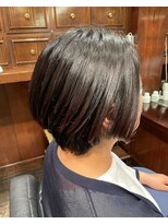 プレゼンス ネイヴィ(PRESENCE NAVY) 上品ショートボブ
