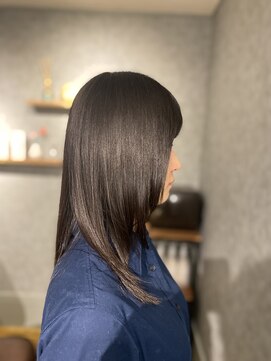 カピリナ(Ka Pilina) 顔周りのレイヤー艶髪スタイル