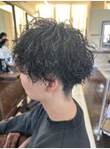 波巻きスパイラルパーマ×刈り上げマッシュ