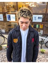 ヒカリス 東三国(HIKARIS) 笑顔溢れるメンズハイトーン/ツーブロック/スパイキーショート