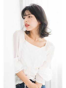 トッカ ヘアアンドトリートメント 難波店 外はねミディアムレイヤー