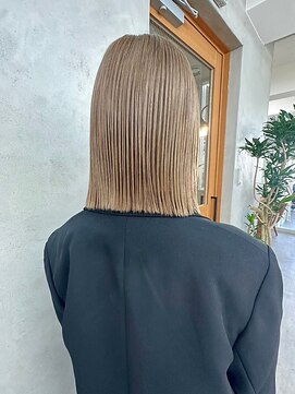 リアン(Lien) ショート/ストレート/ブリーチ/ホワイトグレージュ