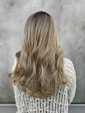 プラスイズム(PLUSISM) ハイトーンベージュ